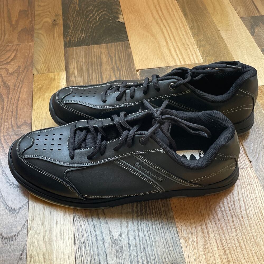 Brunswick M-001 Men's Size 10.5 Black Bowling Shoes Lace Up